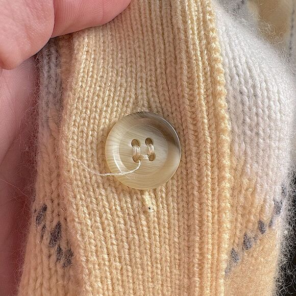 Vintage MALO by Janet Brown 100% Cashmere Yellow Argyle Button Down Vest Sz 50 - Picture 3 of 7